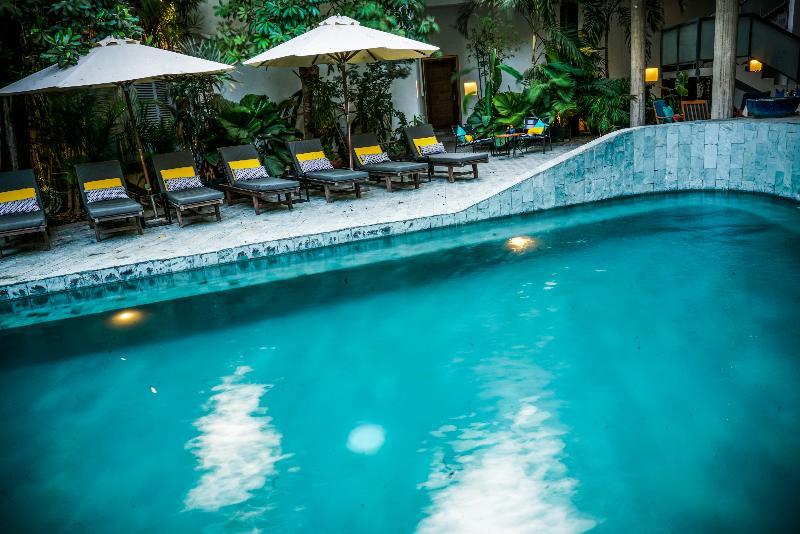 แรมบูแทน รีสอร์ต พนมเปญ Hotel ภายนอก รูปภาพ